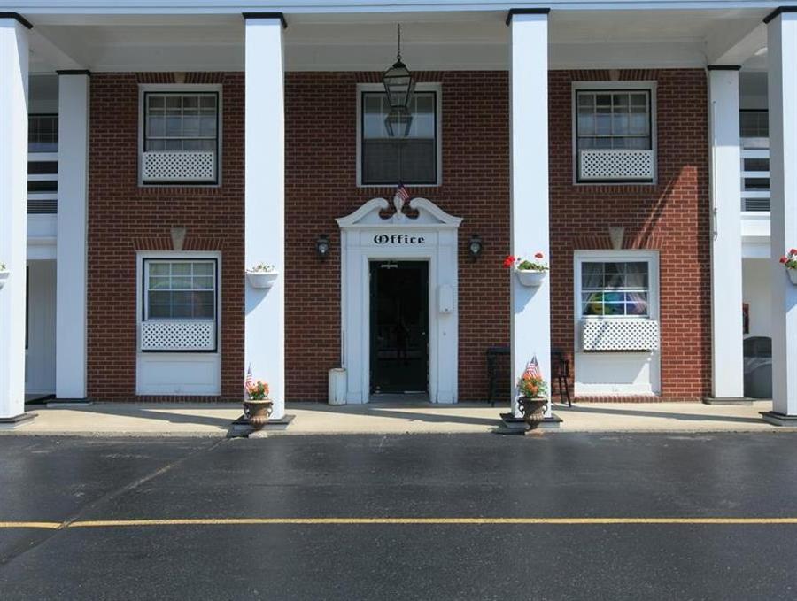 Colony Motel Jamestown Exterior photo
